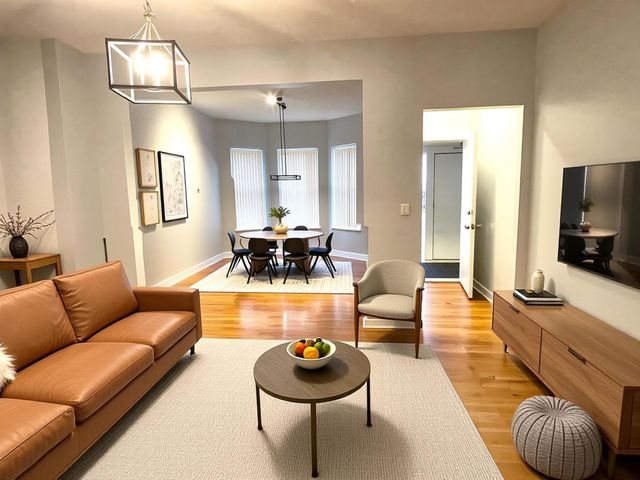 2931 W LEXINGTON Street, Chicago, IL 60612