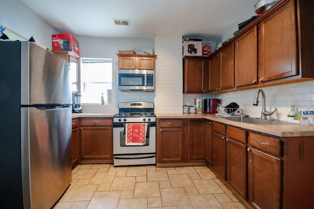 2931 W LEXINGTON Street, Chicago, IL 60612