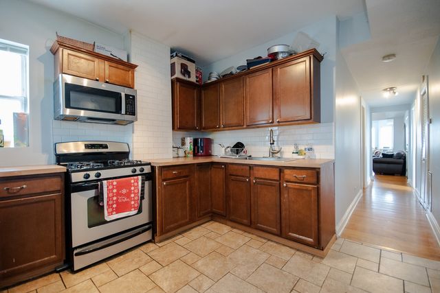 2931 W LEXINGTON Street, Chicago, IL 60612