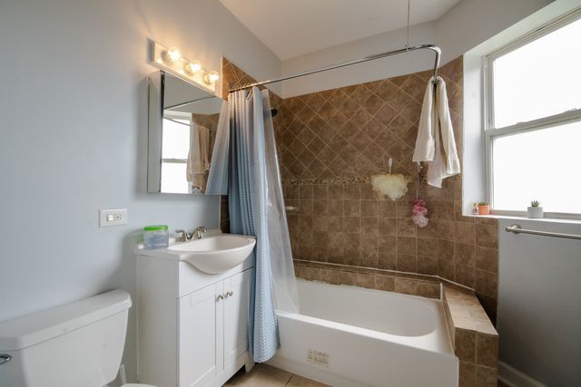 2931 W LEXINGTON Street, Chicago, IL 60612