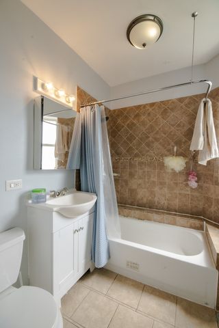 2931 W LEXINGTON Street, Chicago, IL 60612