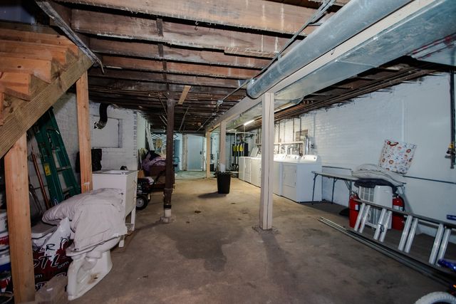 2931 W LEXINGTON Street, Chicago, IL 60612