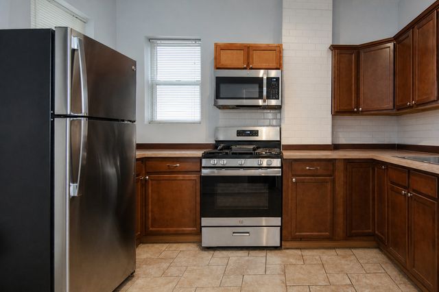 2931 W LEXINGTON Street, Chicago, IL 60612