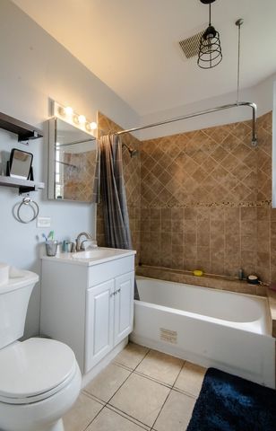 2931 W LEXINGTON Street, Chicago, IL 60612