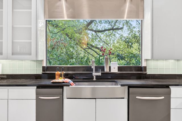 3817 Harlanwood Drive, Fort Worth, TX 76109