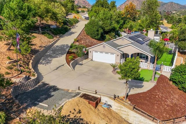 1107 Saint George Drive, El Cajon, CA 92019