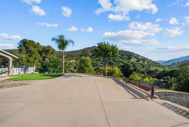 1107 Saint George Drive, El Cajon, CA 92019