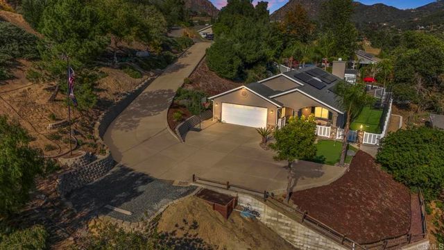 1107 Saint George Drive, El Cajon, CA 92019