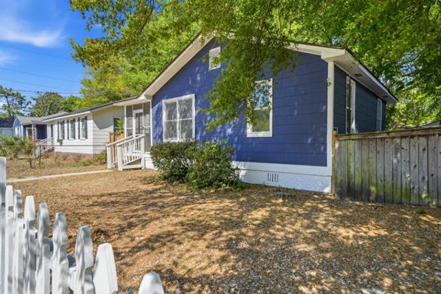 2217 Cambridge Avenue, North Charleston, SC 29405