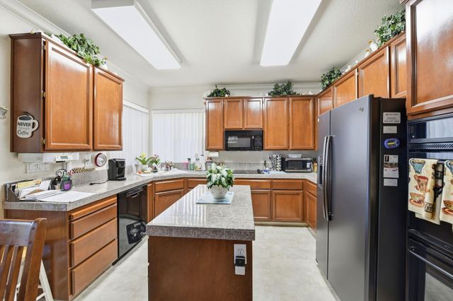 1892 Avenida Martina, Roseville, CA 95747