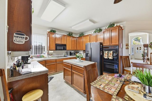 1892 Avenida Martina, Roseville, CA 95747