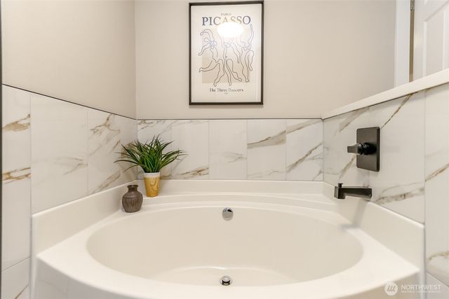 30 E Paint Brush Lane, Union, WA 98592