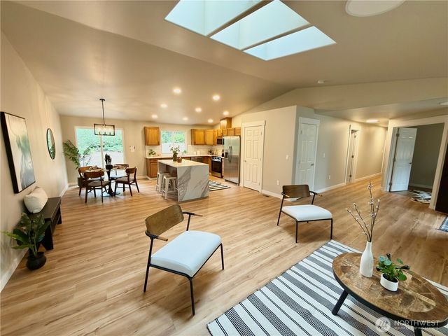 30 E Paint Brush Lane, Union, WA 98592