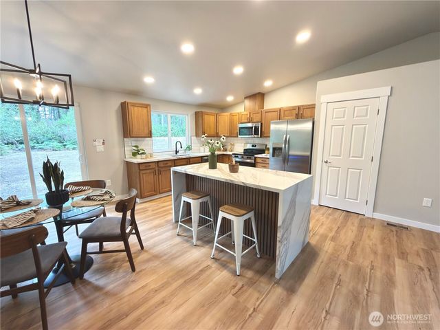 30 E Paint Brush Lane, Union, WA 98592