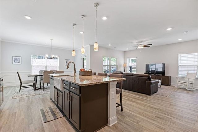 312 Magnolia Villas Drive, Cornelia, GA 30531