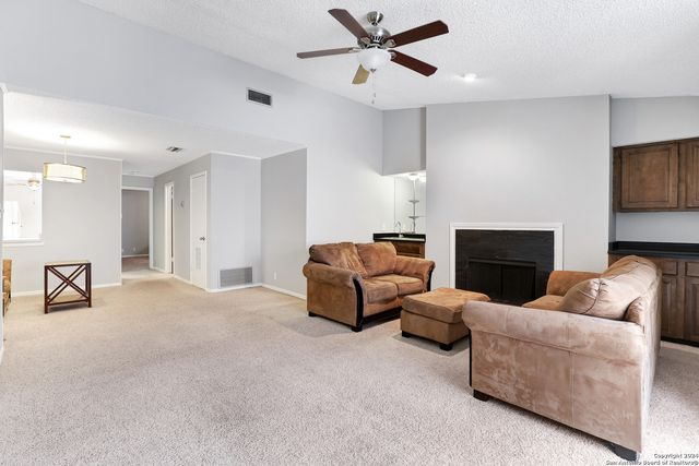 7738 Chambers Rd Apt 611, San Antonio, TX 78229
