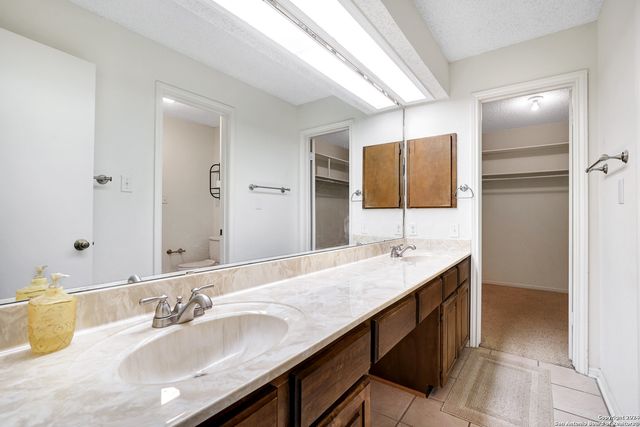 7738 Chambers Rd Apt 611, San Antonio, TX 78229