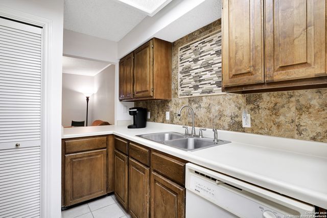 7738 Chambers Rd Apt 611, San Antonio, TX 78229