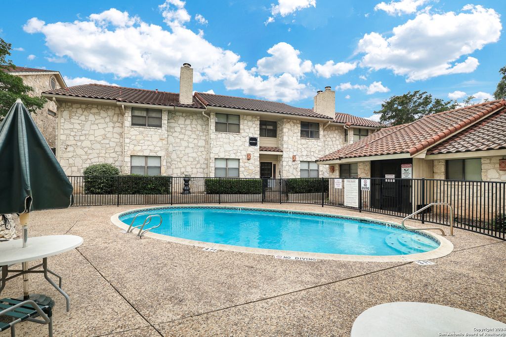7738 Chambers Rd Apt 611, San Antonio, TX 78229