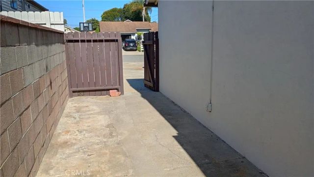 37 Hastings Avenue, Ventura, CA 93003