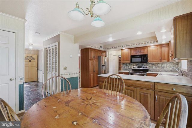 28 FOREST LANE, Ewing, NJ 08628