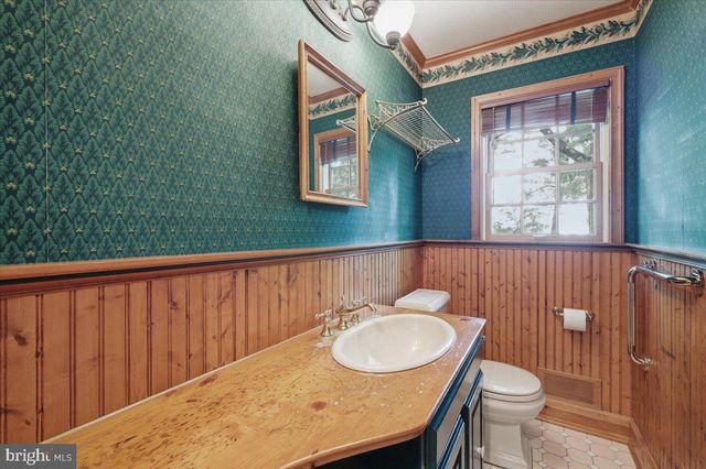 28 FOREST LANE, Ewing, NJ 08628