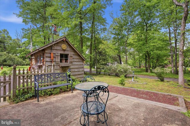 28 FOREST LANE, Ewing, NJ 08628