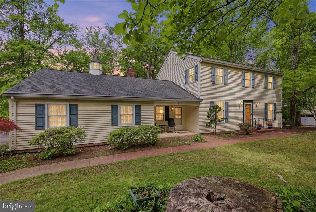 28 FOREST LANE, Ewing, NJ 08628