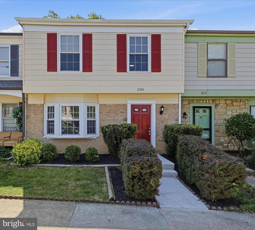 2239 MONAGHAN DR, Herndon, VA 20170