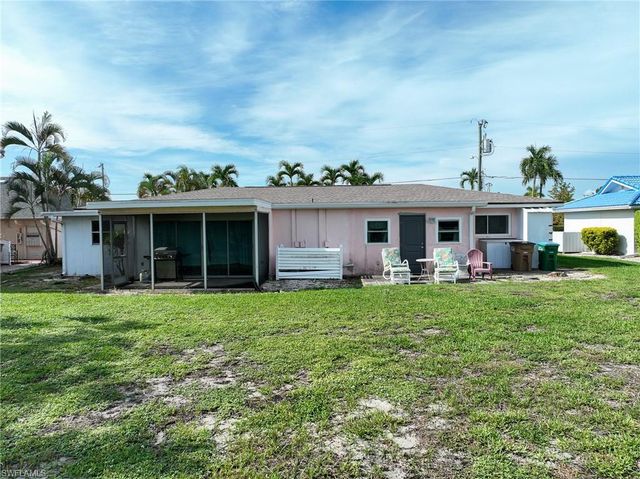 1705 SE 46th LN A, Cape Coral, FL 33904
