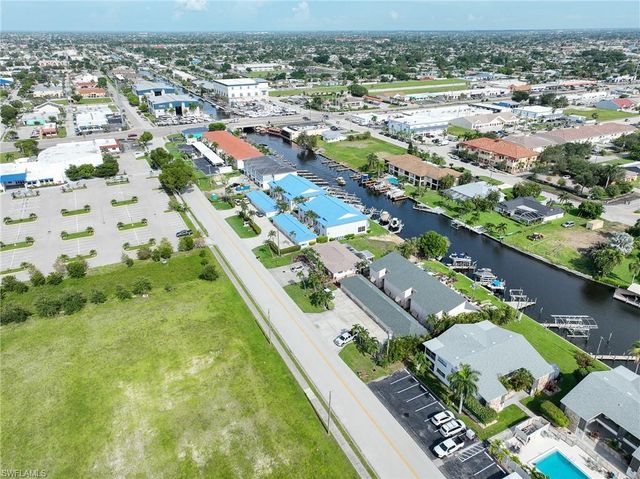 1705 SE 46th LN A, Cape Coral, FL 33904