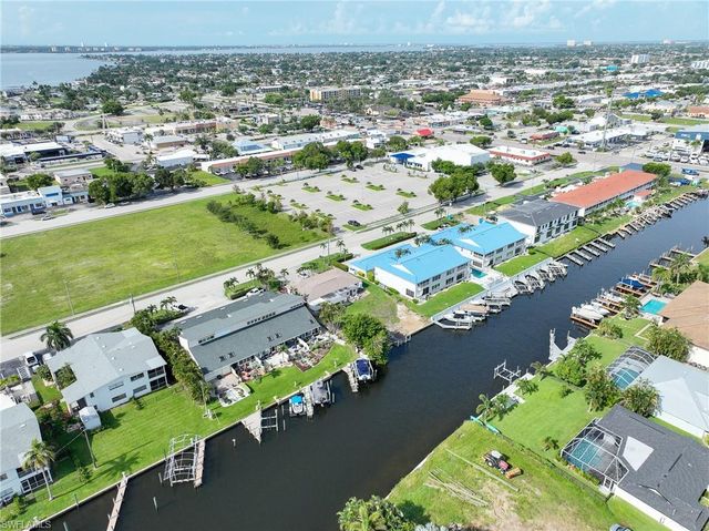 1705 SE 46th LN A, Cape Coral, FL 33904