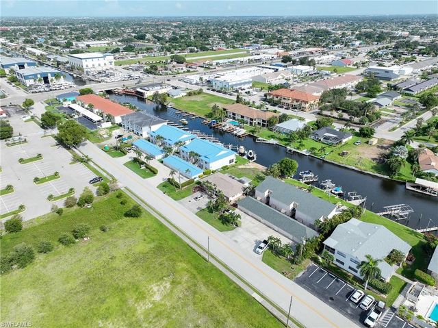 1705 SE 46th LN A, Cape Coral, FL 33904