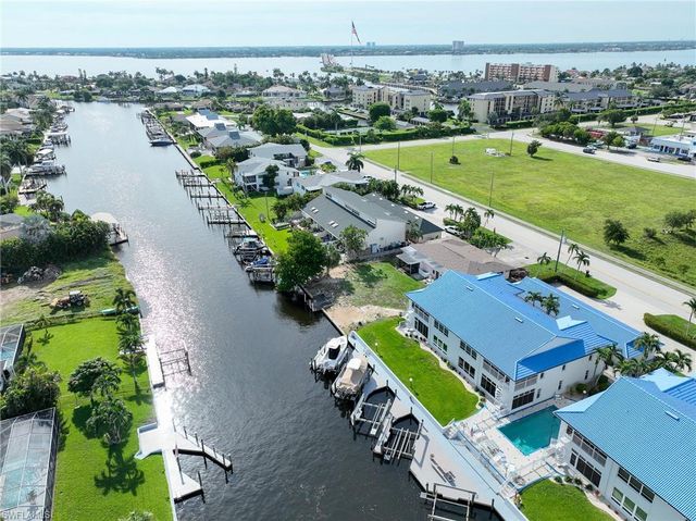 1705 SE 46th LN A, Cape Coral, FL 33904