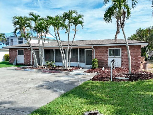 1705 SE 46th LN A, Cape Coral, FL 33904