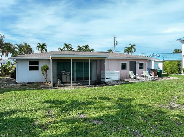 1705 SE 46th LN A, Cape Coral, FL 33904