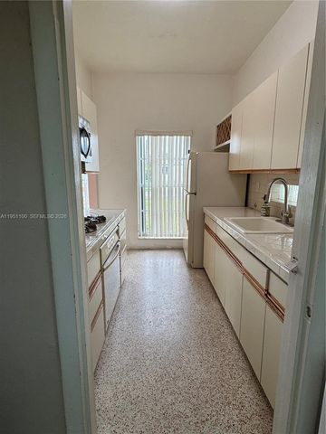 8431 SW 27th Ter, Miami, FL 33155