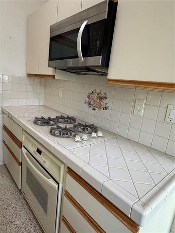 8431 SW 27th Ter, Miami, FL 33155