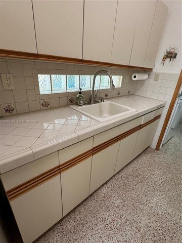 8431 SW 27th Ter, Miami, FL 33155