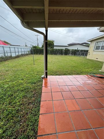 8431 SW 27th Ter, Miami, FL 33155