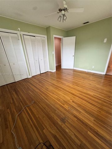 8431 SW 27th Ter, Miami, FL 33155