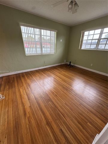 8431 SW 27th Ter, Miami, FL 33155