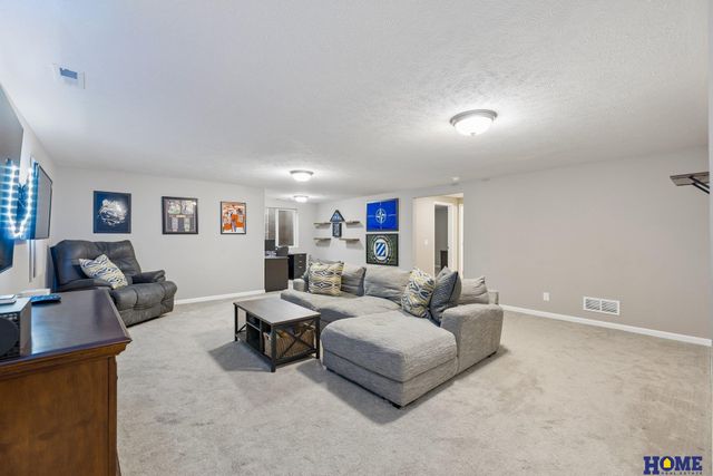 10316 White Pine Road, Lincoln, NE 68527