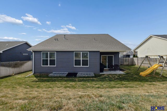 10316 White Pine Road, Lincoln, NE 68527