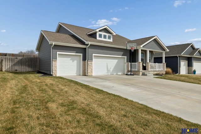 10316 White Pine Road, Lincoln, NE 68527