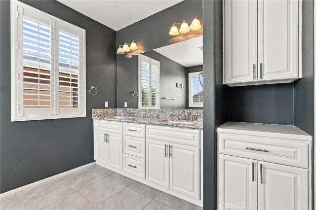 4702 W Jewel Drive, Lancaster, CA 93536