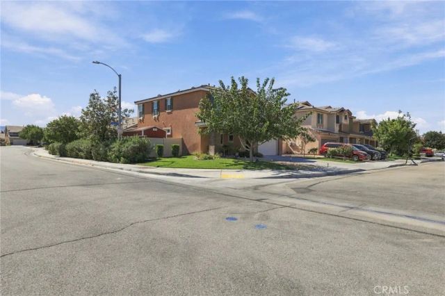 4702 W Jewel Drive, Lancaster, CA 93536