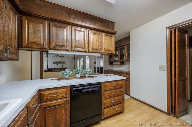 1801 Rolling Hills Place, Bartlesville, OK 74006