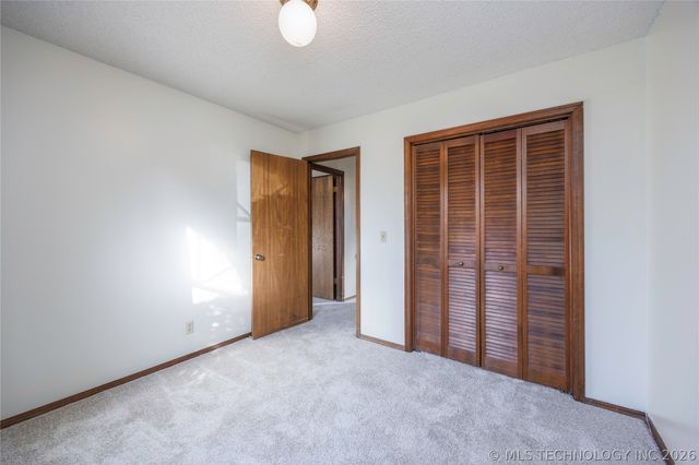 1801 Rolling Hills Place, Bartlesville, OK 74006