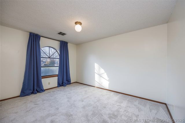 1801 Rolling Hills Place, Bartlesville, OK 74006